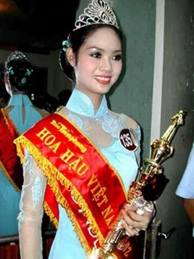 Mai Phương đăng quang HHVN khi chỉ mới 17 tuổi