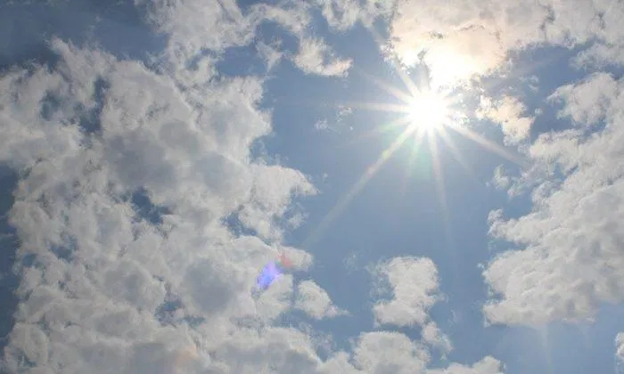 Tia UV của mặt trời cũng là nguyên nhân gây hại tóc(Nguồn: Internet)