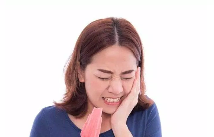 Răng nhạy cảm là dấu hiệu bị tổn thương khá nặng (Ảnh: Internet)