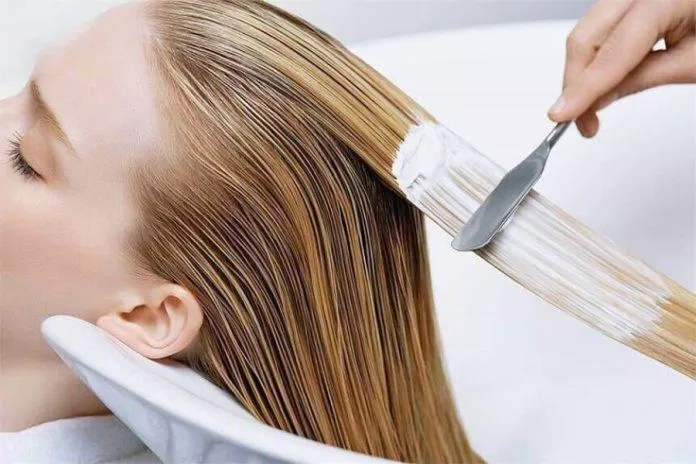 Nhuộm phục hồi tóc tại nhà(Nguồn: Internet)