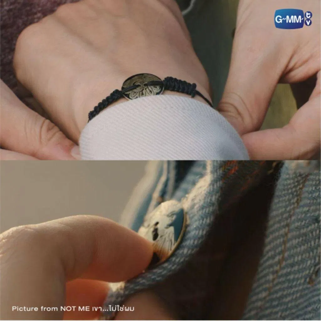 Xuất hiện chỉ vài phút ngắn trong Not me nhưng GMMTV đã "hô biến" chiếc cúc thành một loại goods xinh xắn (Nguồn: internet)