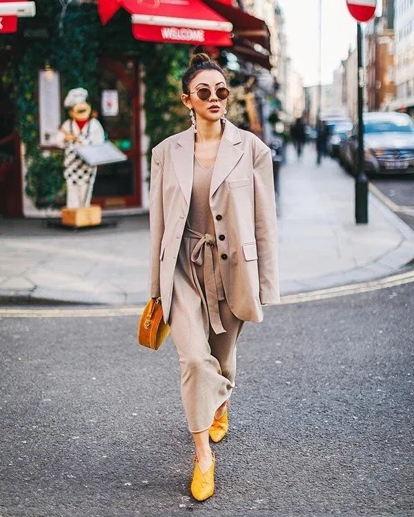 Kết hợp túi và giày cùng màu để tạo nên sự ăn nhập trong trang phục(Nguồn: Internet)