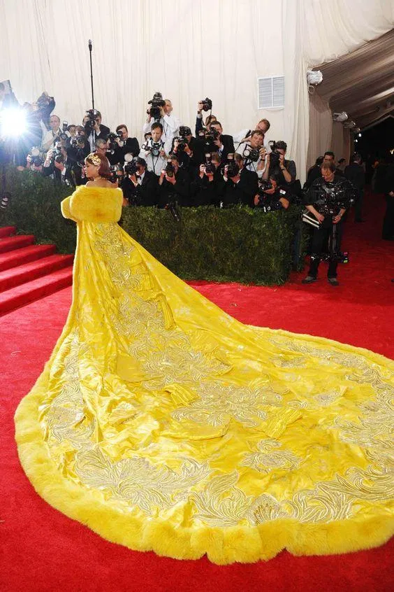 Rihanna là host của thảm đỏ năm 2015 (Nguồn: Internet).