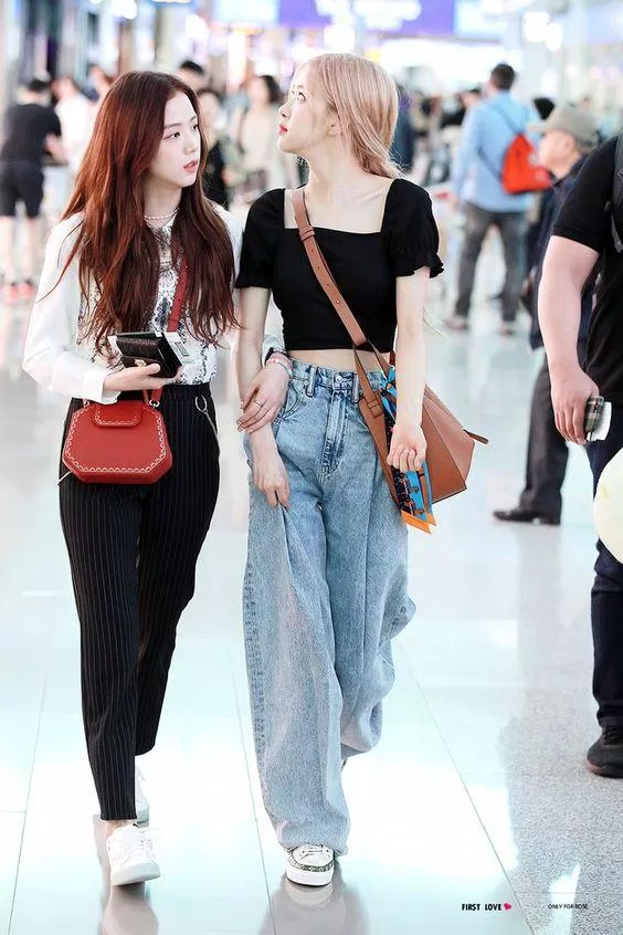 Rosé và Jisoo (BACKPINK) tại sân bay (Nguồn: Internet)