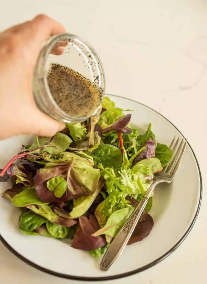 9 công thức salad đơn giản mà ngon miệng sẽ nâng món rau trộn lên một level mới. (Nguồn: Internet).