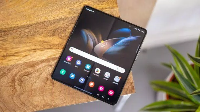 Màn hình chính bên trong của Z Fold 4 (Ảnh: Internet)