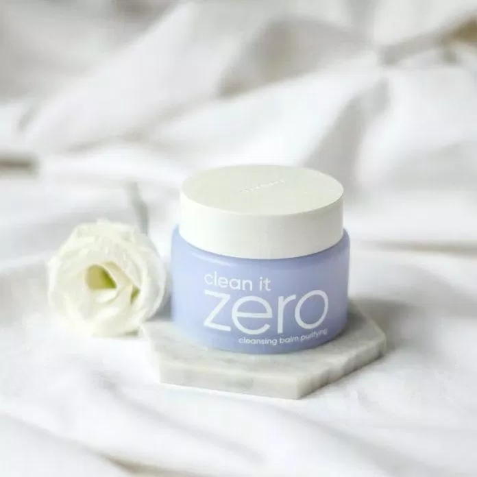 Sáp tẩy trang Banila Co Clean It Zero Cleansing Balm Purifying làm sạch da dịu nhẹ, giữ da ẩm mượt tự nhiên (ảnh: internet)