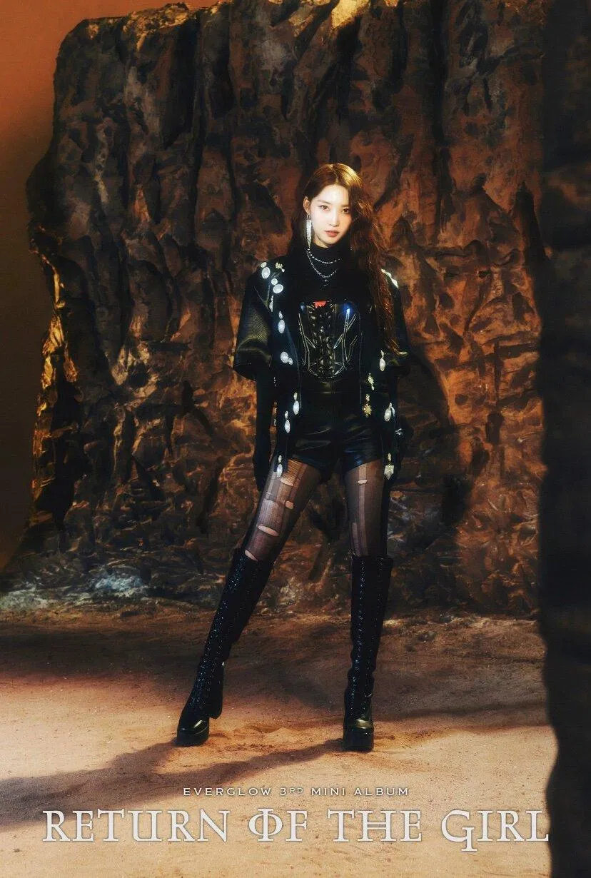 Kim Sihyeon - trưởng nhóm xinh đẹp và tài năng của EVERGLOW (Ảnh: Internet) Kim Sihyeon - trưởng nhóm xinh đẹp và tài năng của EVERGLOW (Ảnh: Internet)