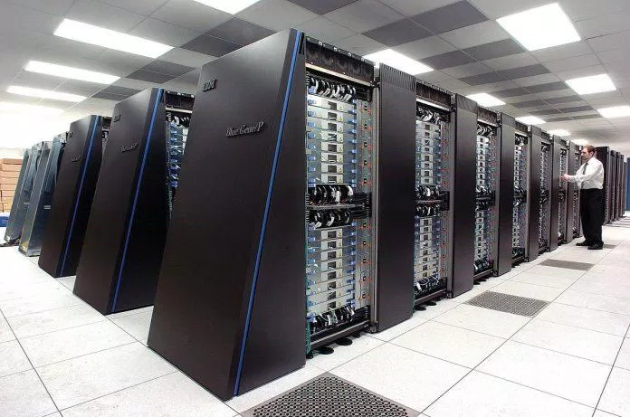 Siêu máy tính được cấu tạo từ rất nhiều đơn vị nên kích thước rất lớn (Ảnh: Internet)