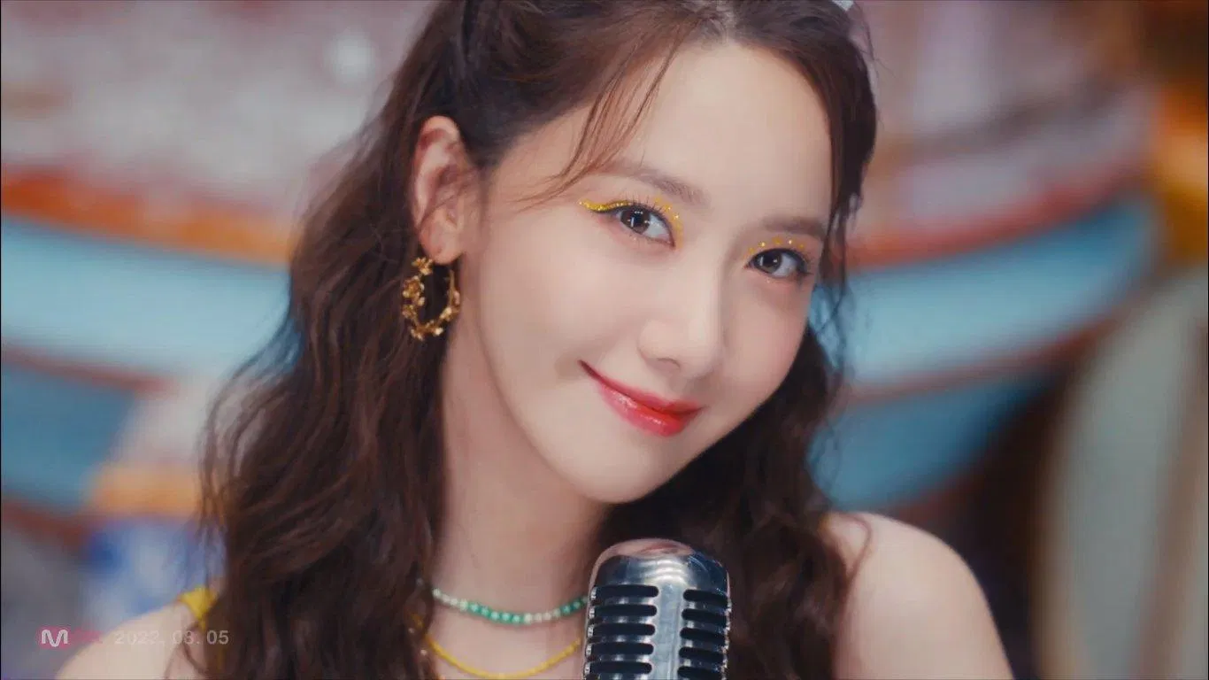 Yoona của SNSD mới comeback cùng nhóm trong Forever 1 (Ảnh: Internet)