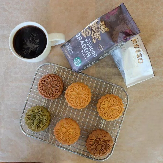 Starbucks với thiết kế bánh trung thu đẹp mắt