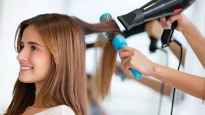 Có thể tự tạo kiểu hoặc nhờ những người xung quanh hỗ trợ(Nguồn: Internet)
