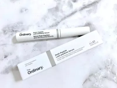 Review serum The Ordinary Multi-Peptide Lash and Brow: có làm dài mi như lời đồn? bao bì beauty blogger bí quyết dưỡng mi bí quyết để lông mi cong và dài hiệu quả chắc khỏe công dụng dưỡng lông mày dưỡng mi the ordinary giá bao nhiêu làm dài mi lông mày lông mi mascara nhược điểm review multi peptide lash and brow serum review serum the ordinary review the ordinary sản phẩm serum The Ordinary thấm nhanh thành phần The Ordinary the ordinary multi peptide lash and brow serum thiết kế thương hiệu thương hiệu The Ordinary