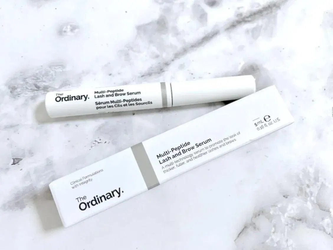 Review serum The Ordinary Multi-Peptide Lash and Brow: có làm dài mi như lời đồn? bao bì beauty blogger bí quyết dưỡng mi bí quyết để lông mi cong và dài hiệu quả chắc khỏe công dụng dưỡng lông mày dưỡng mi the ordinary giá bao nhiêu làm dài mi lông mày lông mi mascara nhược điểm review multi peptide lash and brow serum review serum the ordinary review the ordinary sản phẩm serum The Ordinary thấm nhanh thành phần The Ordinary the ordinary multi peptide lash and brow serum thiết kế thương hiệu thương hiệu The Ordinary