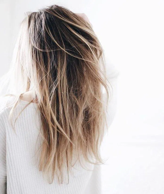 Tóc không đều màu là tình trạng mà những cô gái Hàn Quốc ít mắc phải(Nguồn: Internet)