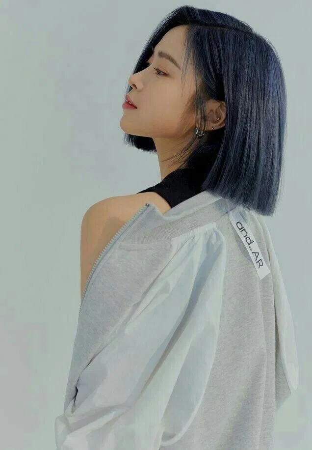 Tóc ngắn bằng không kết hợp để mái(Nguồn: Internet)