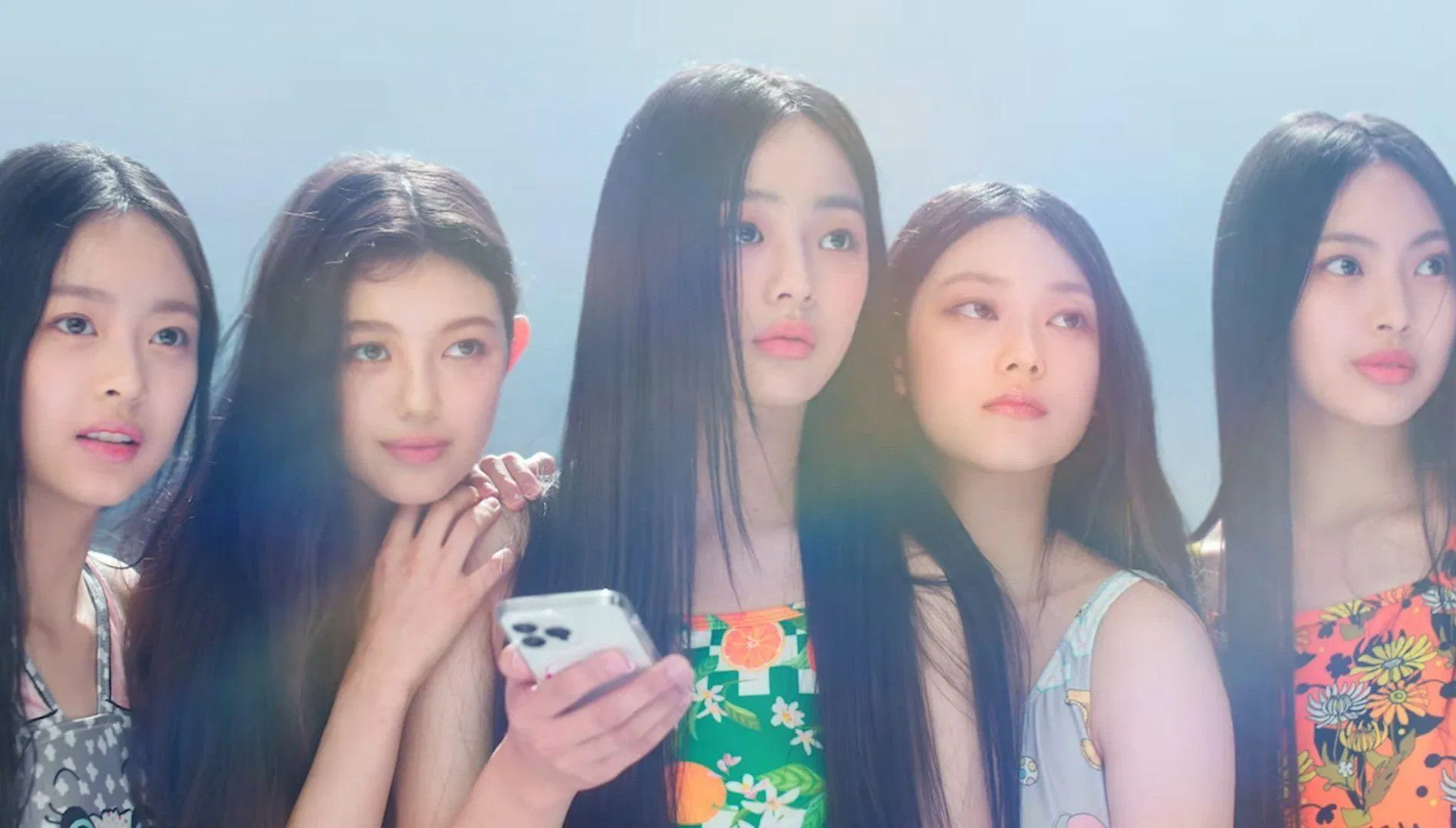 Mái tóc suôn mượt của 5 thành viên. Ảnh: internet