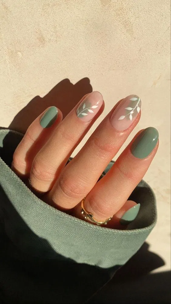 10 xu hướng làm Nail nổi như cồn trong mùa hè này có lẽ bạn sẽ thích Animal Print Nails Bright Colors Nails các mẫu móng tay các mẫu móng tay đẹp Cuticle Nail Gold Nails Green Nail làm nail Mẫu nail hot Minimalist Nail Art Modern French Manicure Muted Colors top 10 xu hướng làm nail Wavy Summer Nail Art