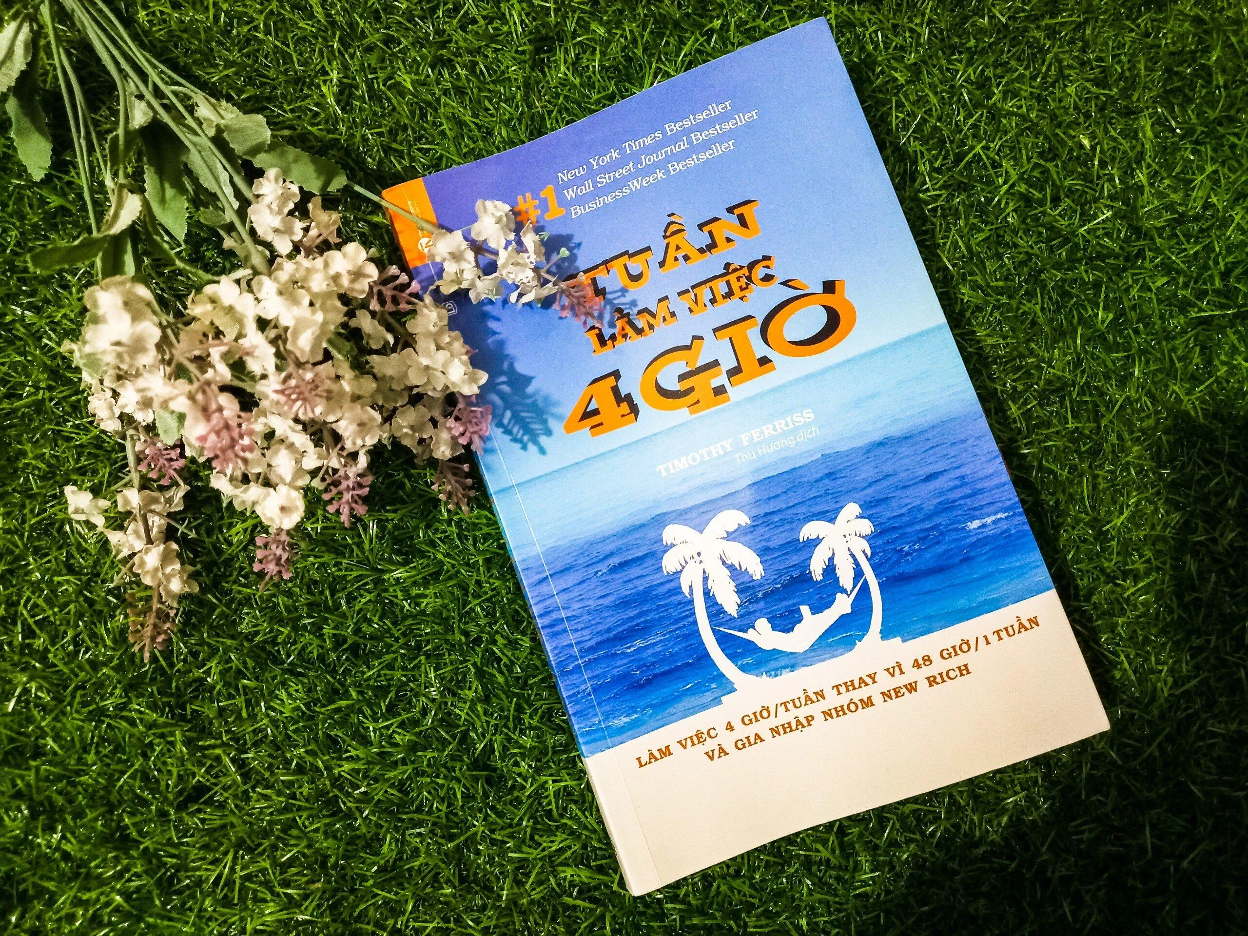 Bìa sách Tuần Làm Việc 4 Giờ (Nguồn: Internet) Bìa sách Tuần Làm Việc 4 Giờ (Nguồn: Internet)