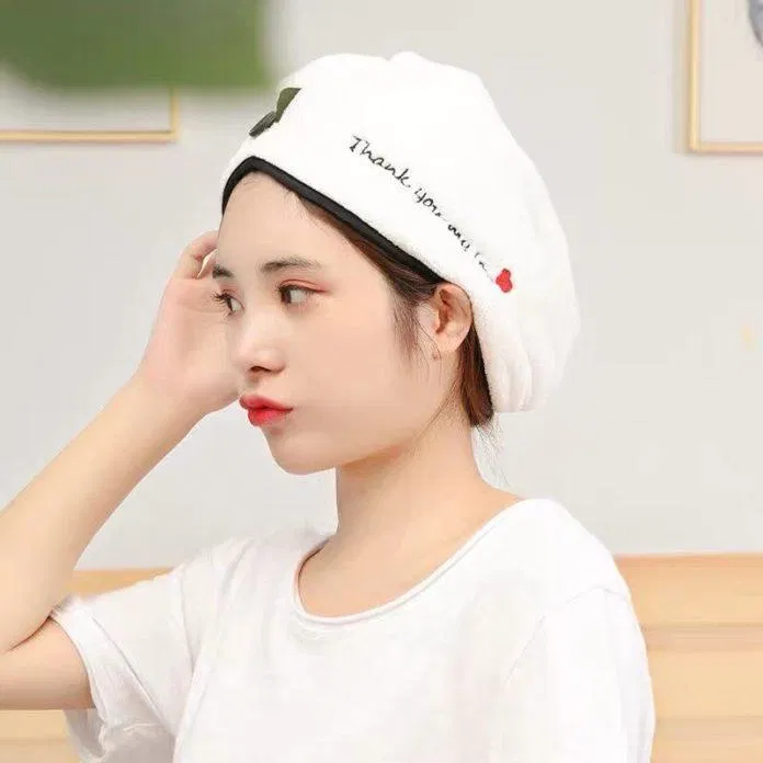 Đừng quên ủ tóc với dầu xả hoặc biotin sau khi nhuộm xong(Nguồn: Internet)