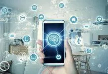 Điện thoại ngày nay đã trở thành vật dụng không thể thiếu của mọi người (Ảnh: Internet)