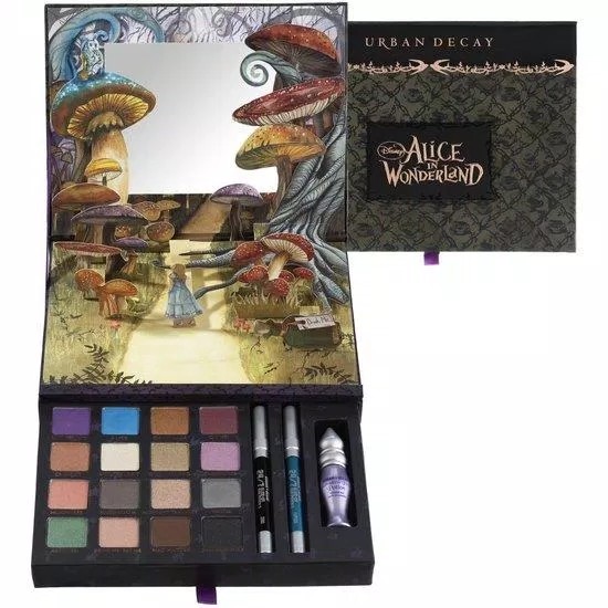 Một bảng mắt với cảm hứng từ bộ phim nổi tiếng “Alice in Wonderland” được hãng cho ra đời với thiết kế siêu xinh xắn. (Nguồn: Internet).