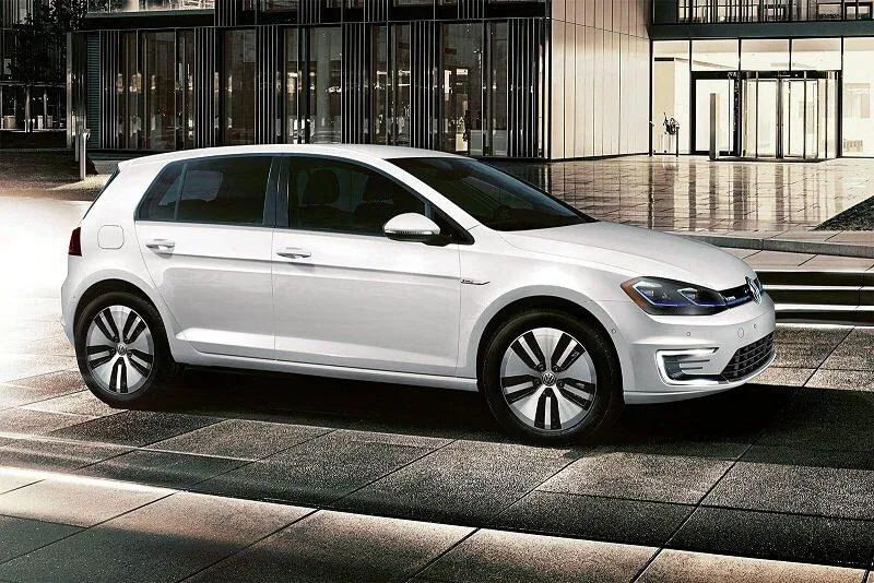 Xe ô tô điện e-Golf của Volkswagen (Ảnh: Internet) Xe ô tô điện e-Golf của Volkswagen (Ảnh: Internet)