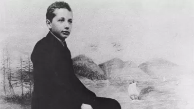 Ảnh chụp Albert Einstein lúc trẻ (Ảnh: Internet) Ảnh chụp Albert Einstein lúc trẻ (Ảnh: Internet)