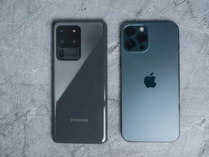 Điện thoại Samsung và iPhone của Apple ngày càng giống nhau (Ảnh: Internet) Điện thoại Samsung và iPhone của Apple ngày càng giống nhau (Ảnh: Internet)