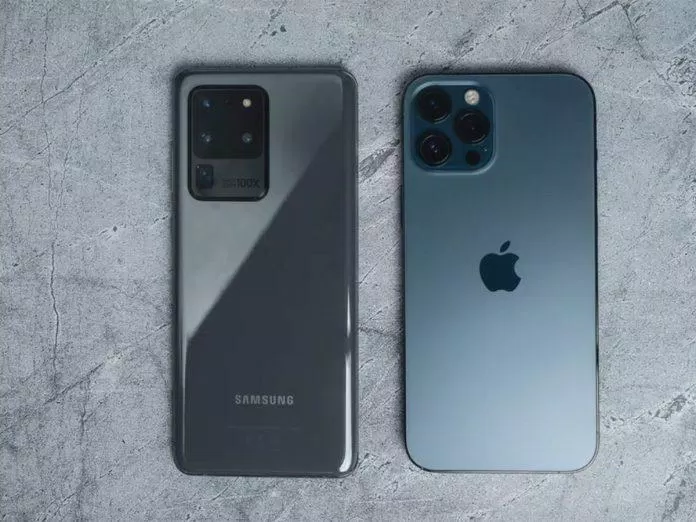 Điện thoại Samsung và iPhone của Apple ngày càng giống nhau (Ảnh: Internet)