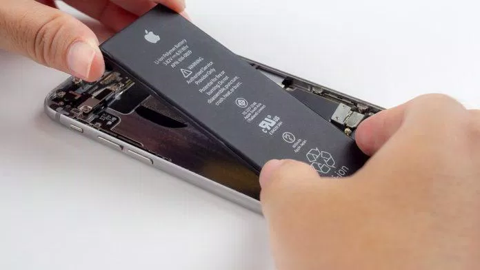 Người dùng có thể đặt hàng các bộ phận thay thế cho iPhone và tự sửa tại nhà (Ảnh: Internet) Người dùng có thể đặt hàng các bộ phận thay thế cho iPhone và tự sửa tại nhà (Ảnh: Internet)