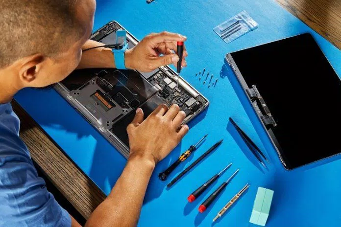 MacBook cũng có thể tự sửa tại nhà với các bộ phận chính hãng Apple (Ảnh: Internet) MacBook cũng có thể tự sửa tại nhà với các bộ phận chính hãng Apple (Ảnh: Internet)