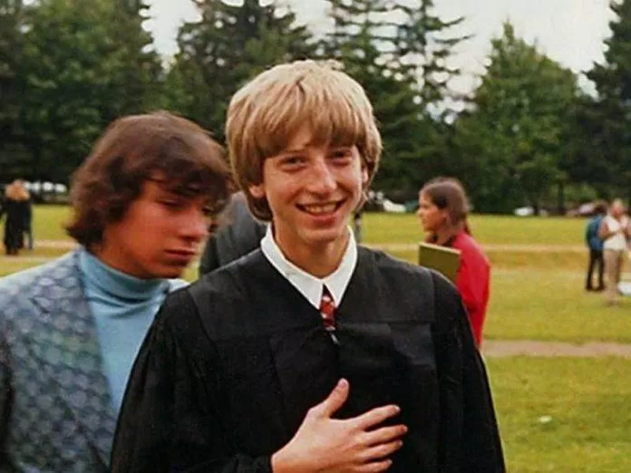 Hình ảnh Bill Gates khi còn trẻ (Ảnh: Internet) Hình ảnh Bill Gates khi còn trẻ (Ảnh: Internet)