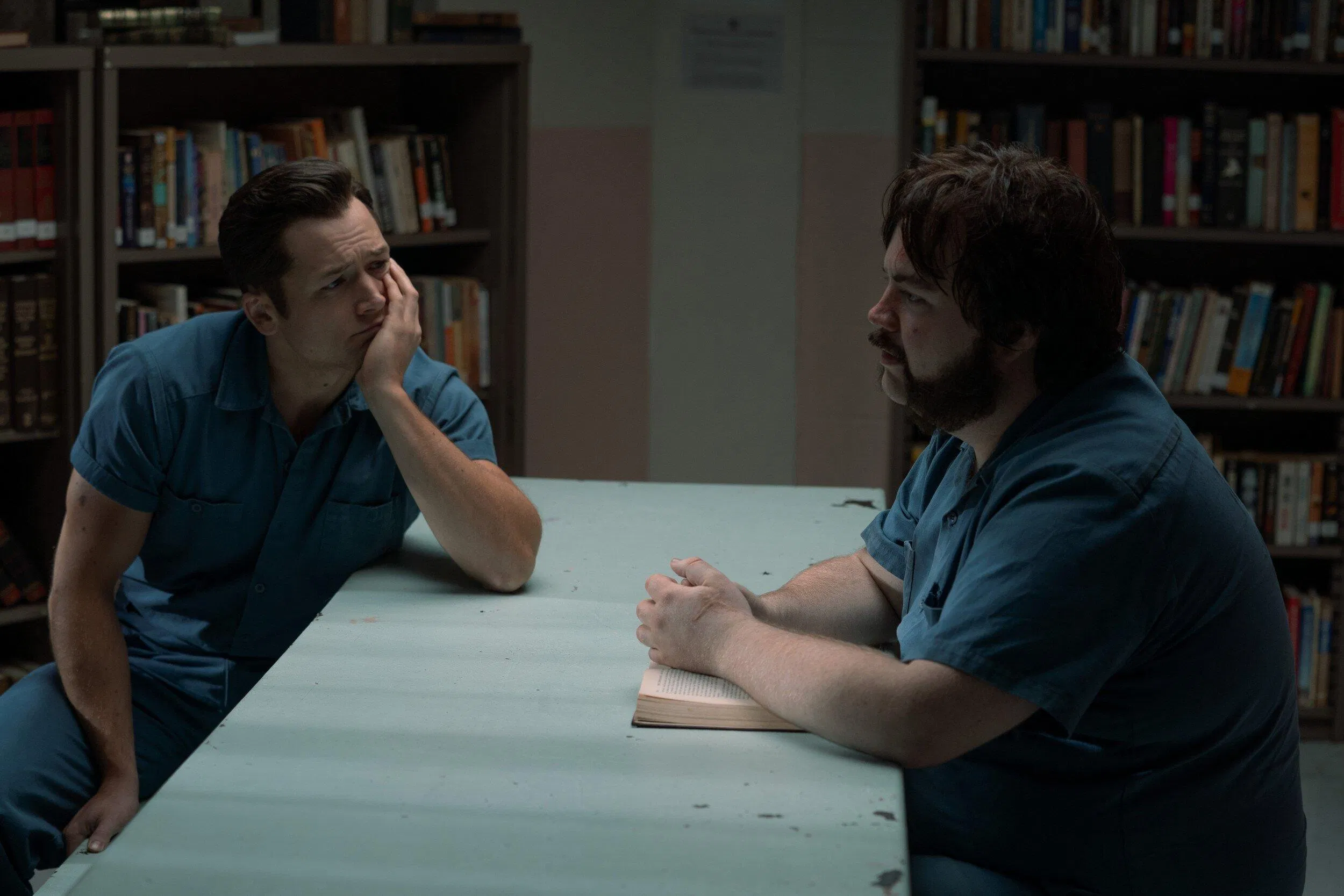 Một bộ phim chỉ toàn những câu chuyện phiếm của 2 gã bạn tù, (Ảnh: Internet)