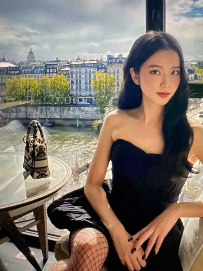 BLACKPINK Jisoo bị leak ảnh trước khi đăng tải trên Instagam - Kiến thức mới 2024 6 Bức ảnh được BLACKPINK Jisoo đăng tải trên Instagram (Ảnh: Internet)