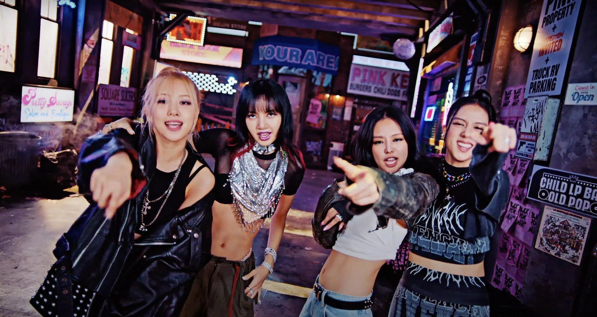 "Shut Down" nhận được phản hồi tích cực từ cư dân mạng (Ảnh: Internet)