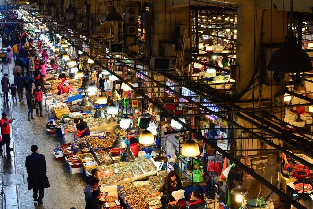 Chợ Jagalchi là chợ cá lớn nhất Hàn Quốc (Ảnh: Internet) Chợ Jagalchi là chợ cá lớn nhất Hàn Quốc (Ảnh: Internet)