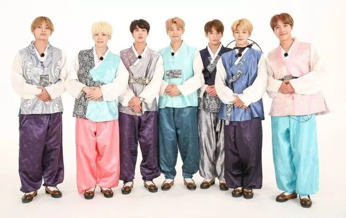 BTS điển trai trong bộ trang phục truyền thống của quê hương Hàn Quốc (Nguồn: Internet)