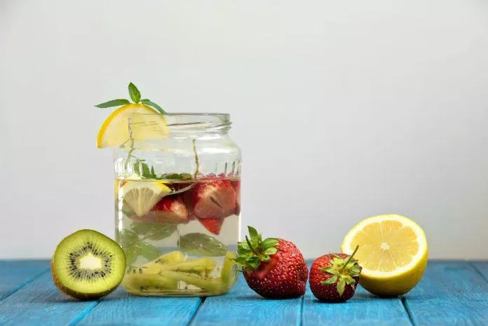 Detox bằng nước trái cây được được "thần thánh" hóa so với công dụng thực tế (Ảnh: Internet) Detox bằng nước trái cây được được "thần thánh" hóa so với công dụng thực tế (Ảnh: Internet)