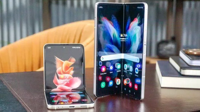 Z Flip có giá rẻ hơn nhiều so với Z Fold (Ảnh: Internet) Z Flip có giá rẻ hơn nhiều so với Z Fold (Ảnh: Internet)
