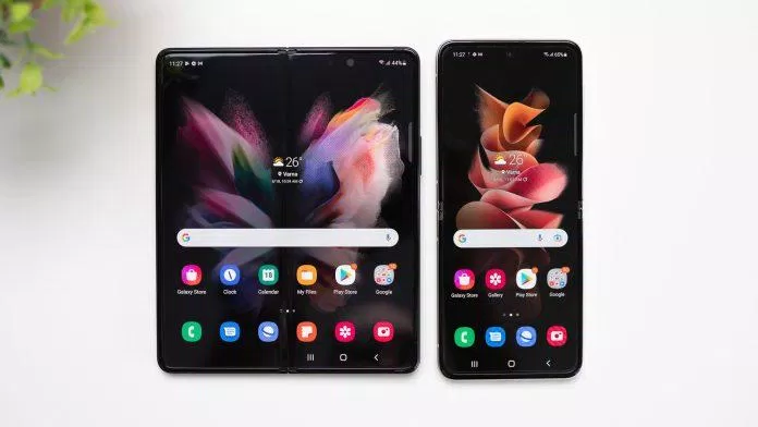 So sánh kích thước của 2 loại điện thoại khi mở ra (Ảnh: Internet) So sánh kích thước của 2 loại điện thoại khi mở ra (Ảnh: Internet)