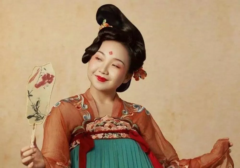 Lạt Mục Dương Tử khá mũm mĩm so với U Lan nguyên tác. Ảnh nguồn: Internet