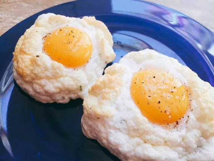 Trứng là một trong những loại thực phẩm lành mạnh nhất theo Hiệp hội Tim mạch Hoa Kỳ (Ảnh: Internet)