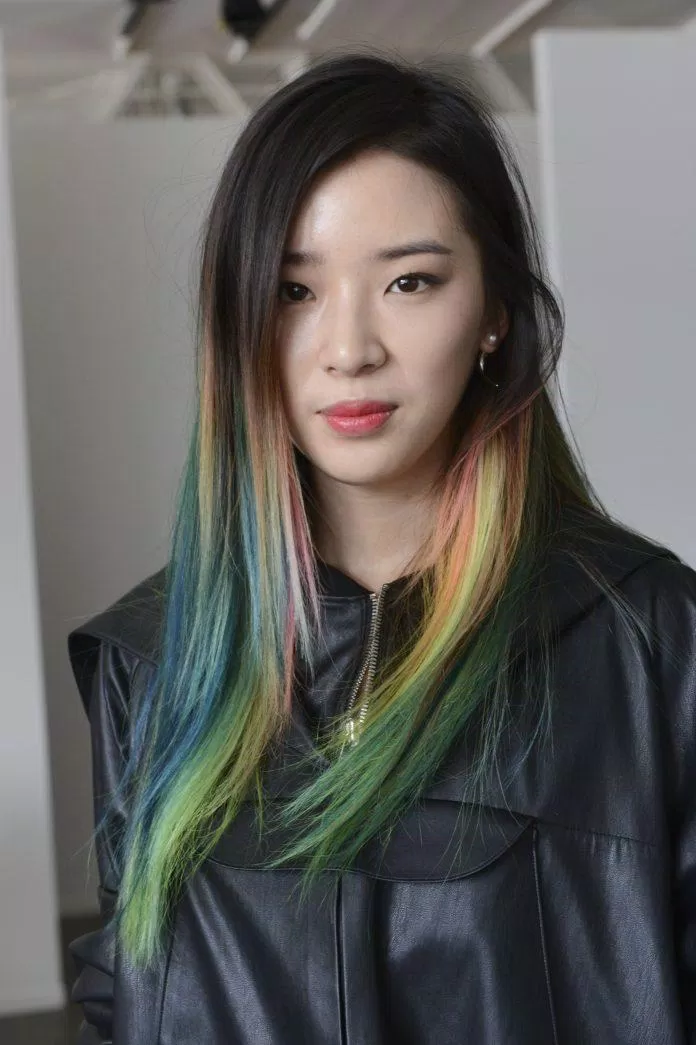 Irene Kim luôn nổi bật với mái tóc cầu vồng (ảnh: Internet)