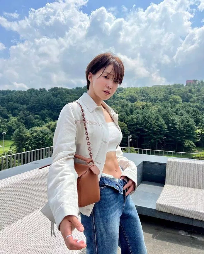 Nữ diễn viên Lee Si Young cũng ủng hộ phong trào này (Ảnh: Internet)