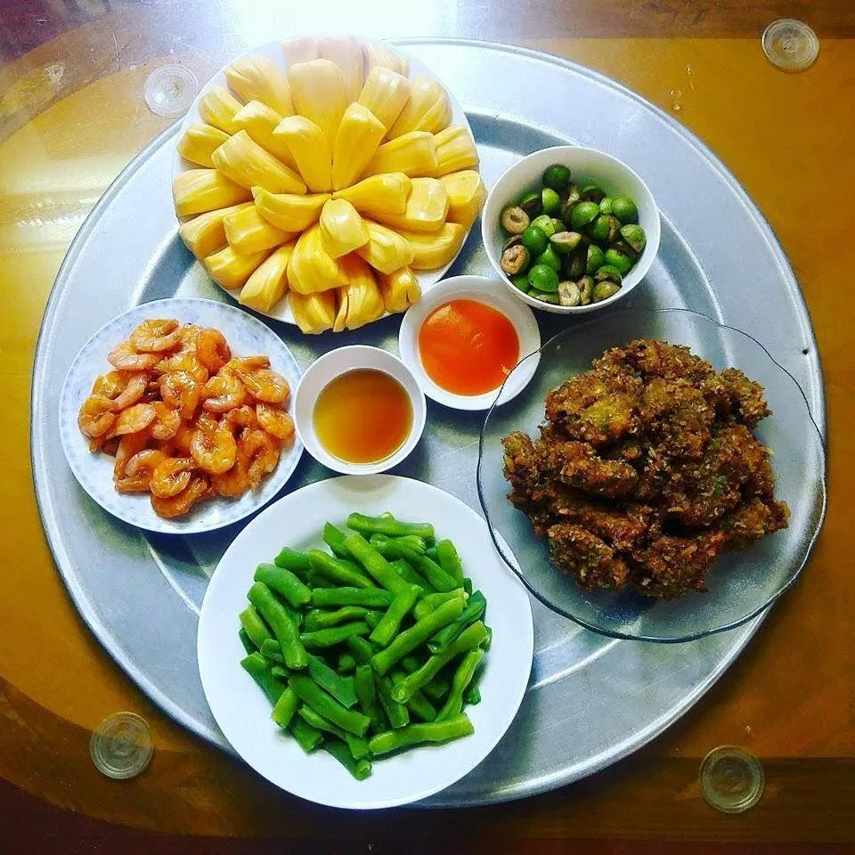 Ghi chép lại thực đơn giúp bạn kiểm soát khẩu phần ăn tốt hơn (Ảnh: Internet)