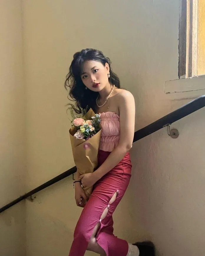 Giang trong style nữ tính (Nguồn: Instagram)