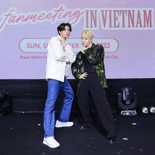 Nicky và Gulf "đọ" dáng với nhau( nguồn ảnh: Intastagram monstar_nicky)