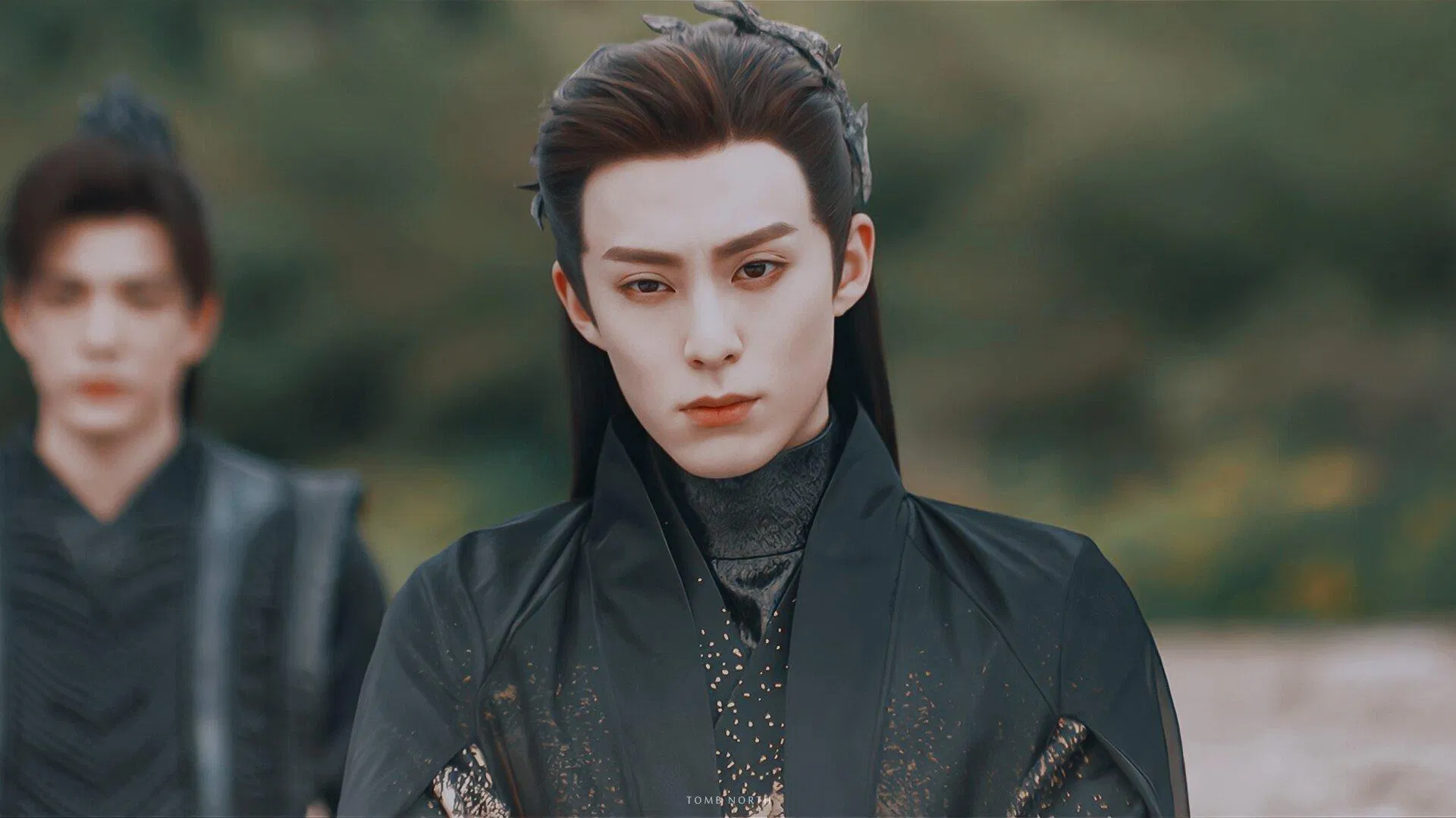 Đông Phương Thanh Thương bá đạo đấy, nhưng đều nhờ nữ chính giúp đỡ hắn. (Ảnh: Internet) Đông Phương Thanh Thương bá đạo đấy, nhưng đều nhờ nữ chính giúp đỡ hắn. (Ảnh: Internet)