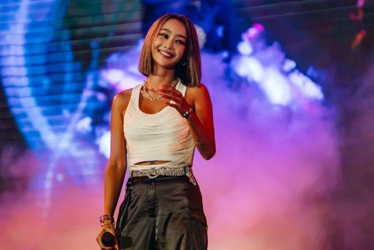 Hyolyn tái hiện Hello Vietnam sau 7 năm quay trở lại (ảnh: internet)